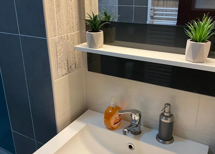 Park View Center - 2 Bdr شقة